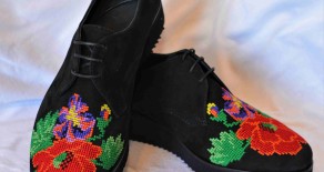 Pantofi brodati “Primavera – Floare de Mac”
